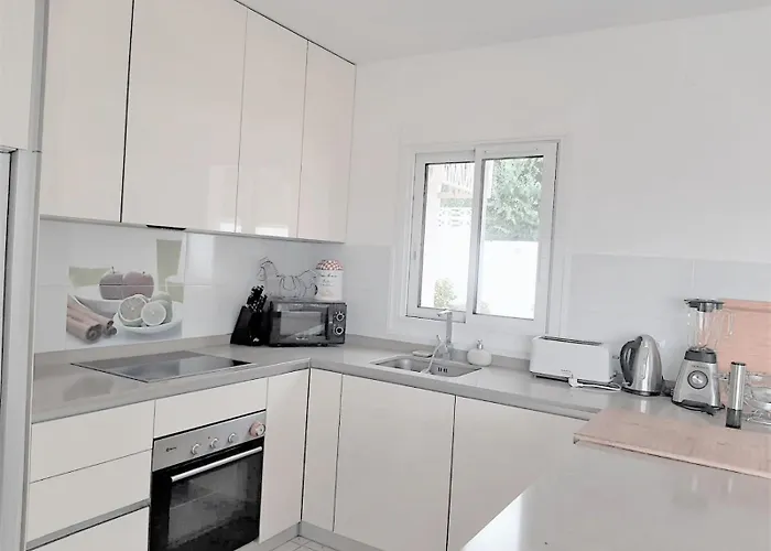 Casacadi דניה